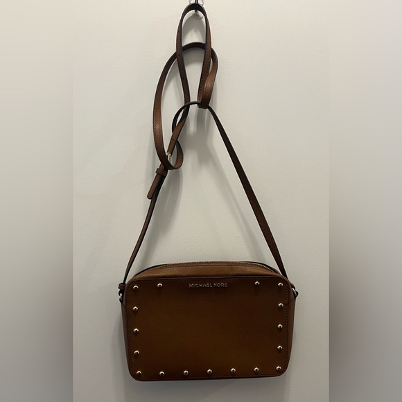 MICHAEL KORS SANDRINE STUDDED BROWN CROSSBODY WOMENS HANDBAG - Picture 2 of 8